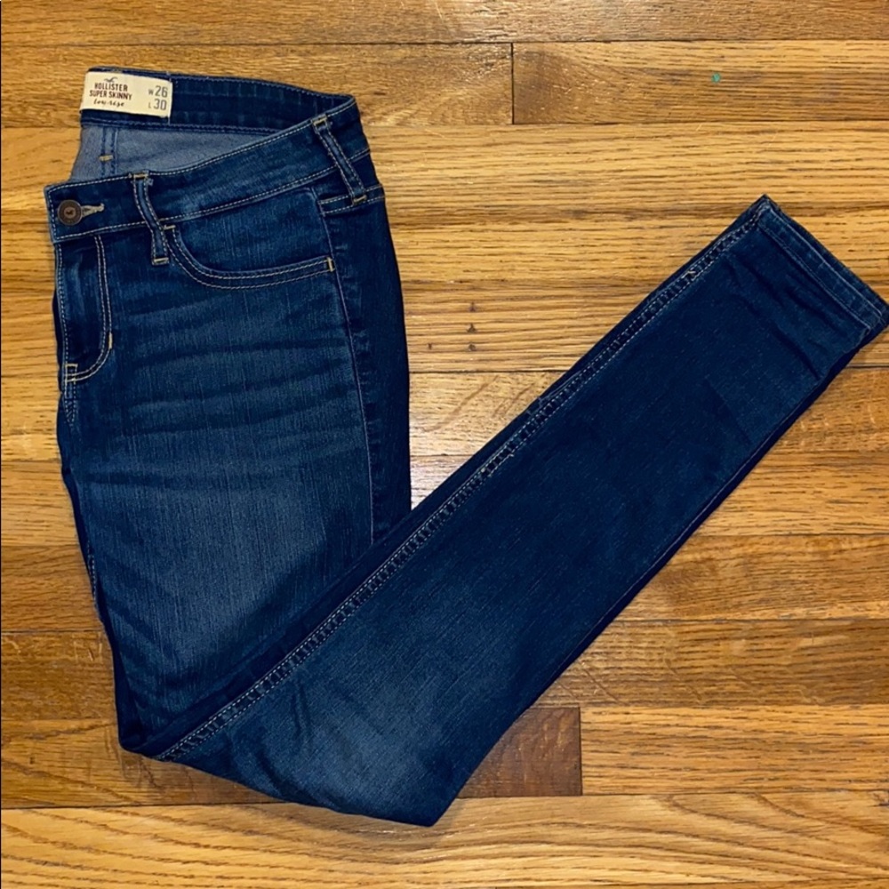 Hollister Super Skinny Low Rise Jeans 3R